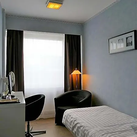 Linnanpiha Hostel *