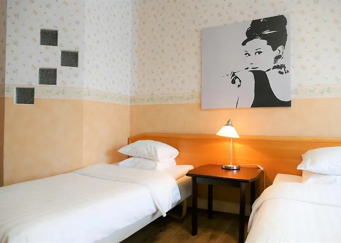 Linnanpiha Хостел *