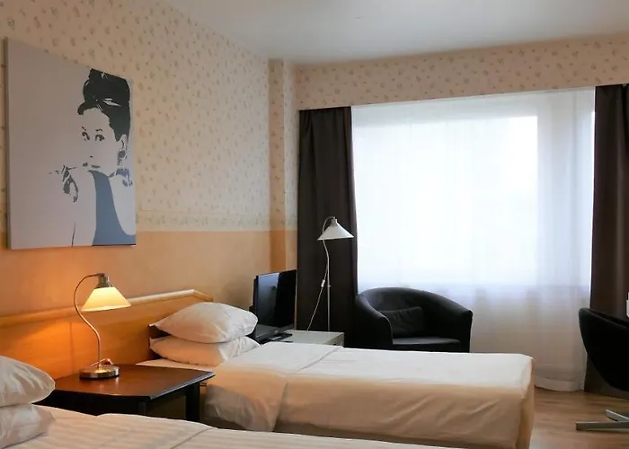 Linnanpiha Хостел *